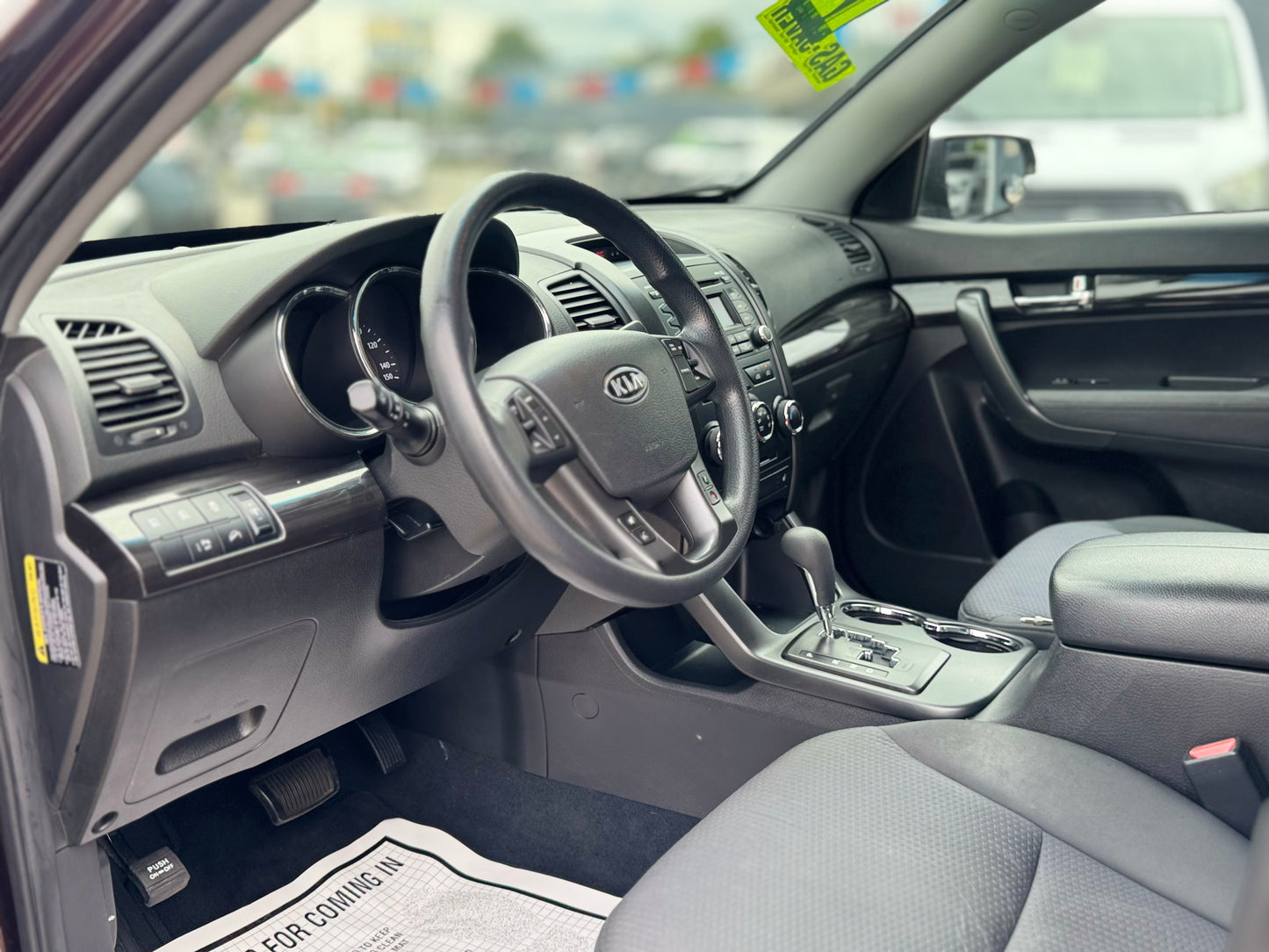 2012 KIA SORENTO LX